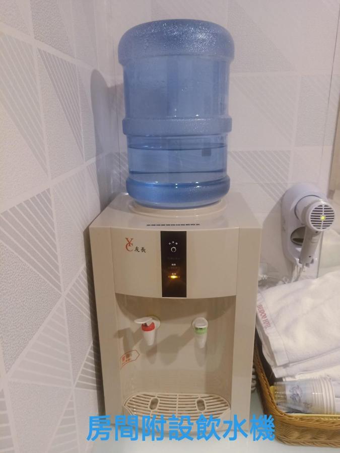 Yung Feng Hotel Кийлунг Екстериор снимка