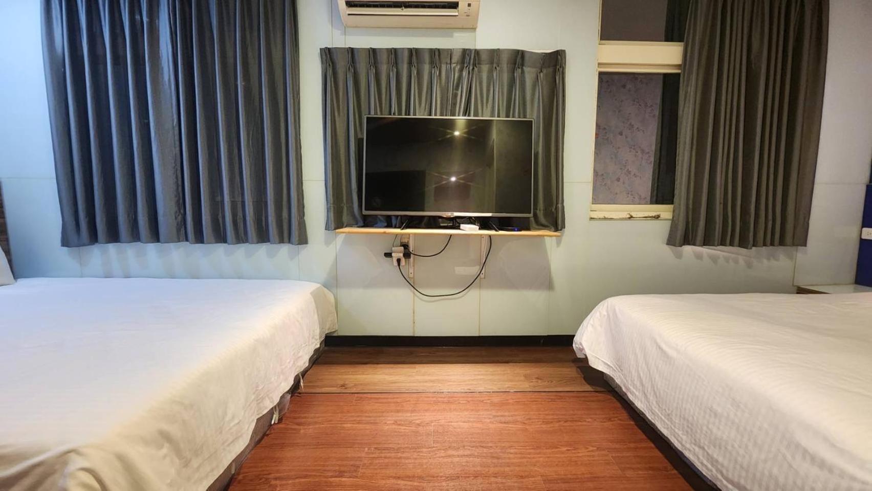 Yung Feng Hotel Кийлунг Екстериор снимка