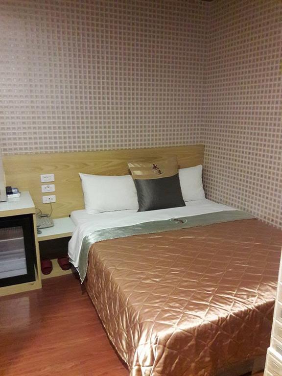 Yung Feng Hotel Кийлунг Екстериор снимка