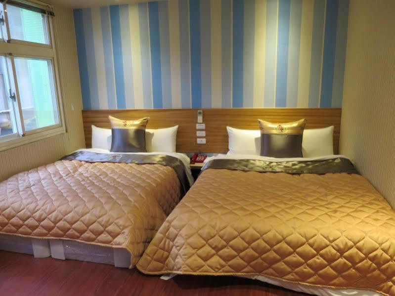 Yung Feng Hotel Кийлунг Екстериор снимка